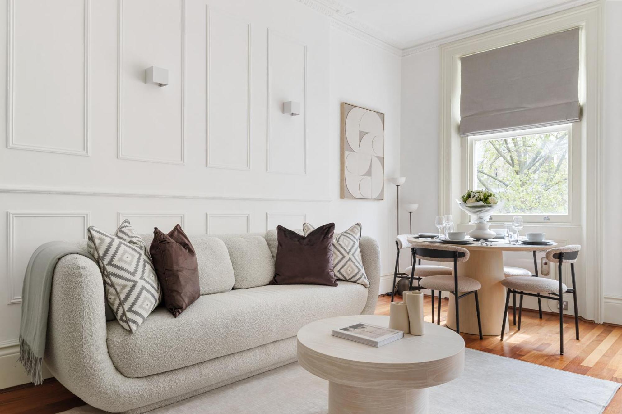 Luxury Corner - La Reserve Knightsbridge Apartament
